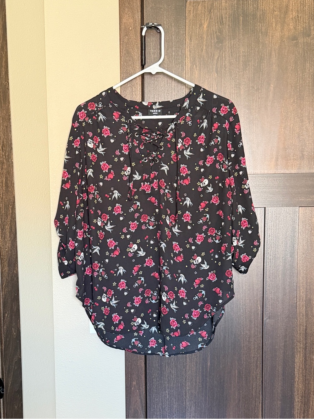 Torrid Women’s Harper 3/4 Sleeve Lace Up Pullover Blouse Black Size 00 Medium